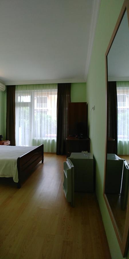 Green Hotel Kvariati Eksteriør billede